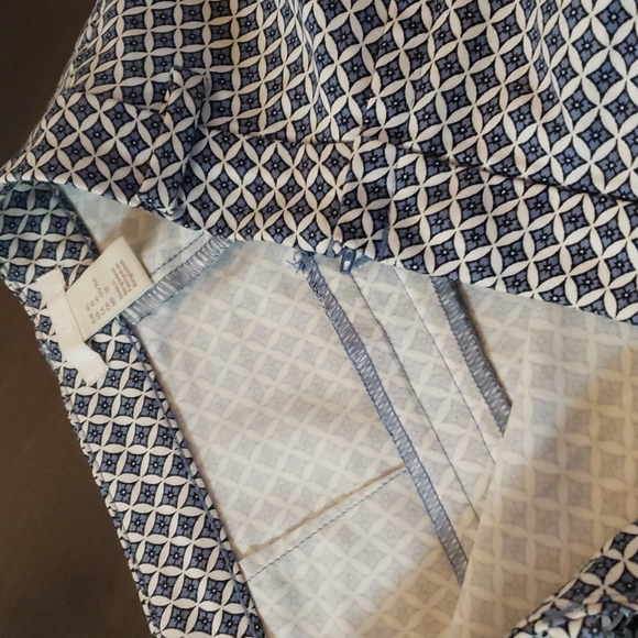 H&M navy and white pattern capris size 10 - Picture 3 of 3